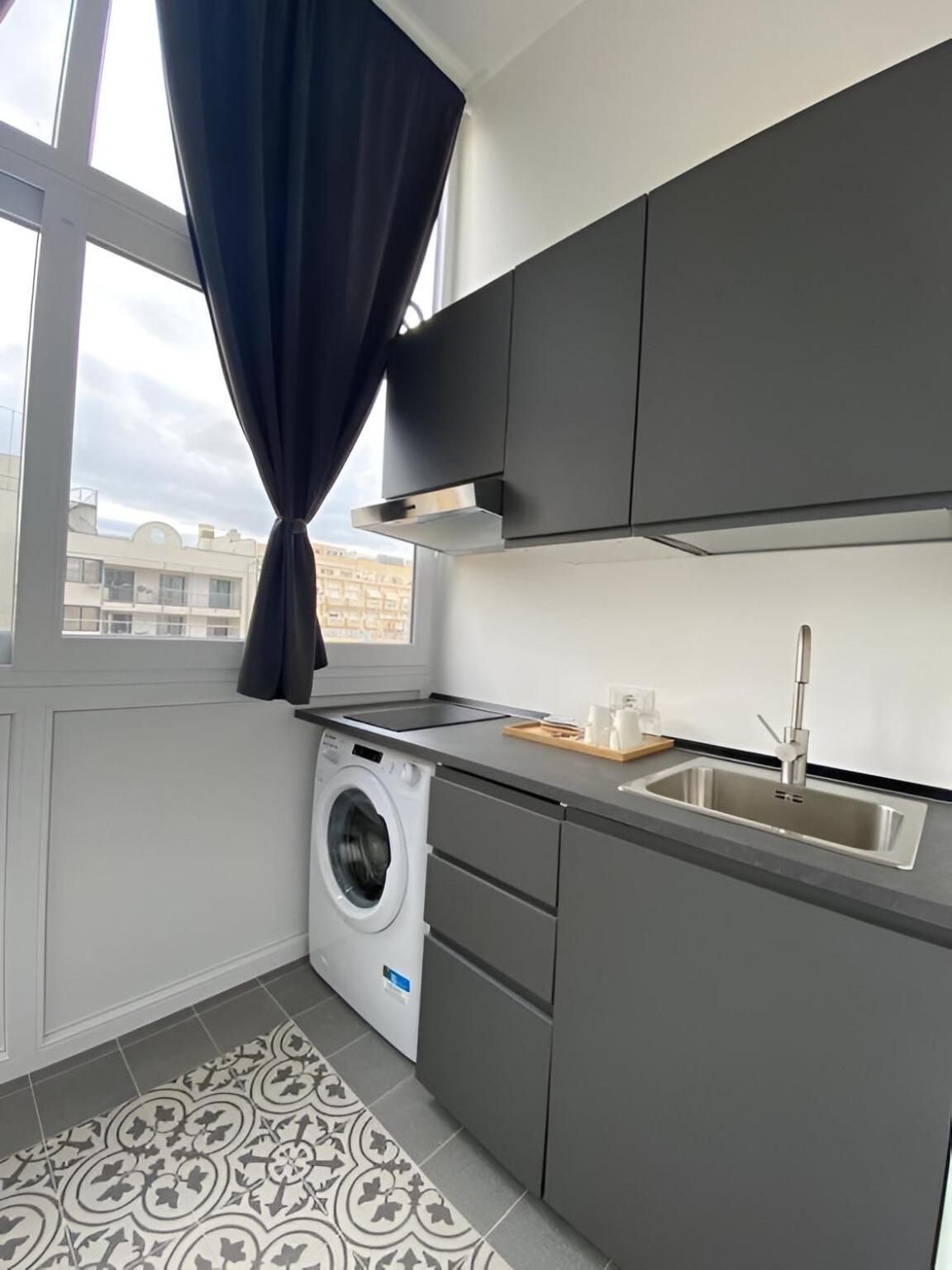 Bari Landlord 242 - Central Station Apartments エクステリア 写真