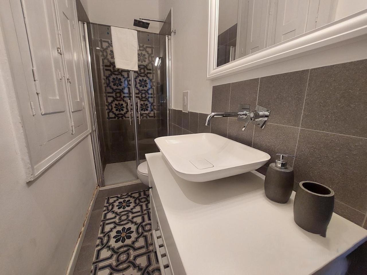 Bari Landlord 242 - Central Station Apartments エクステリア 写真